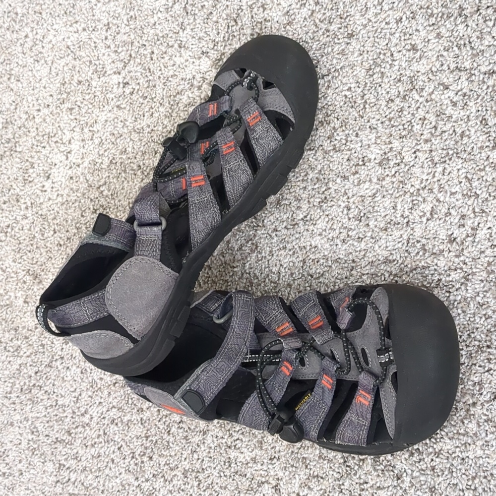 Boy's KEEN Newport Sandals (Size 6)